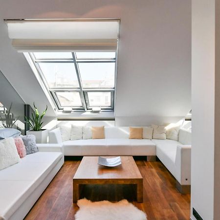 Luxury Central Penthouse With Sauna, Terrace, 250M2, 5Bdrm, 3Bthrm プラハ エクステリア 写真
