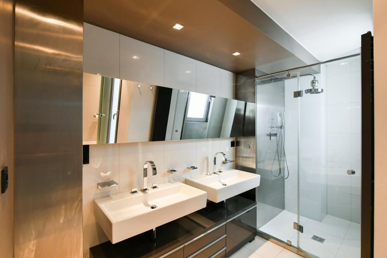 Luxury Central Penthouse With Sauna, Terrace, 250M2, 5Bdrm, 3Bthrm プラハ エクステリア 写真