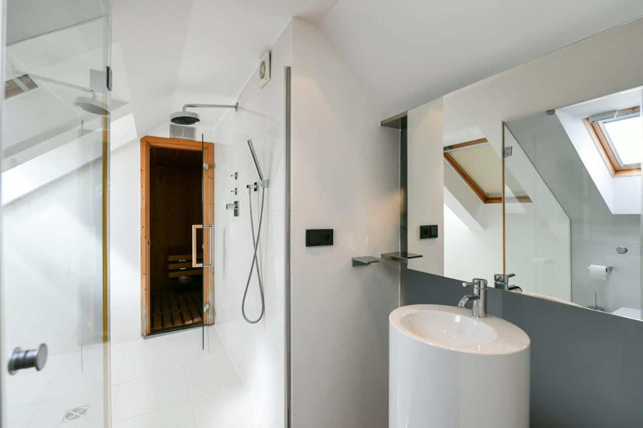 Luxury Central Penthouse With Sauna, Terrace, 250M2, 5Bdrm, 3Bthrm プラハ エクステリア 写真