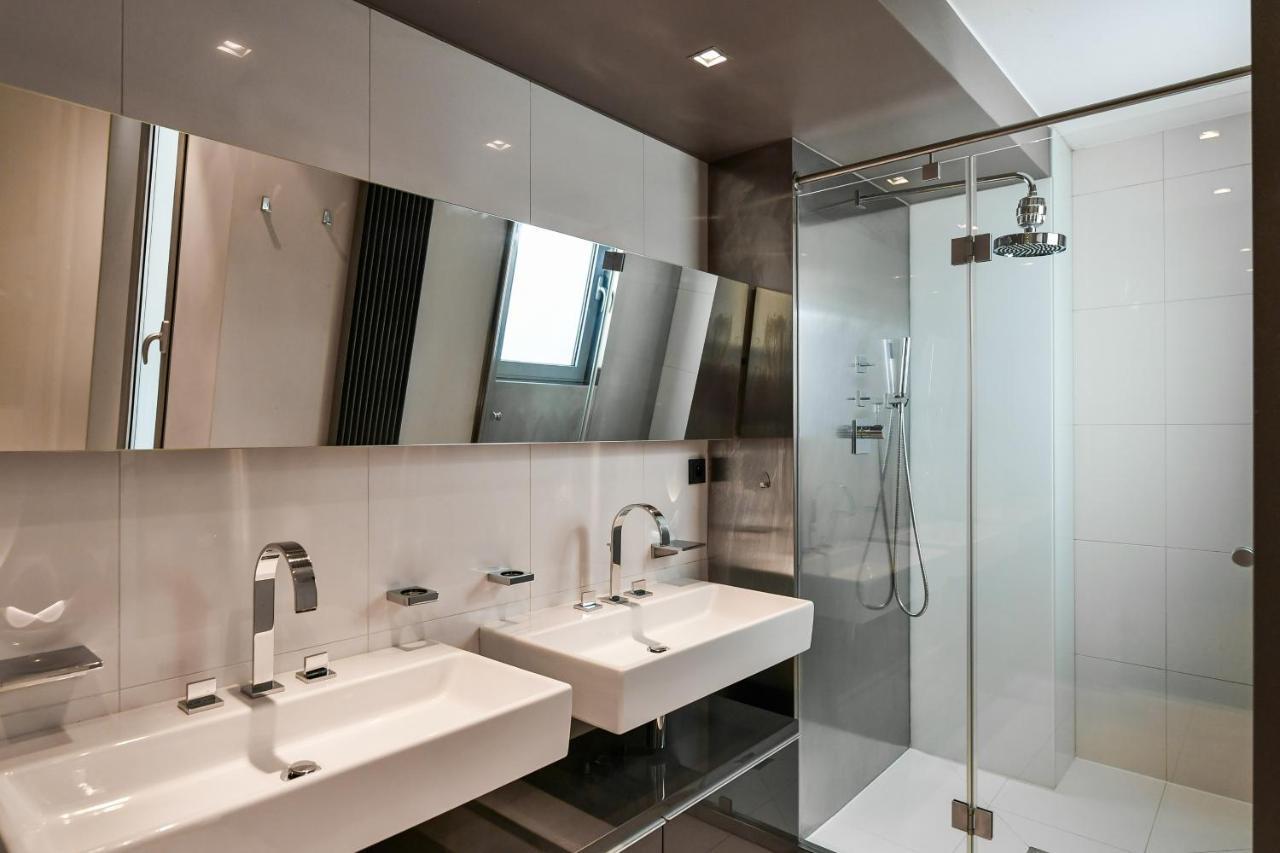 Luxury Central Penthouse With Sauna, Terrace, 250M2, 5Bdrm, 3Bthrm プラハ エクステリア 写真
