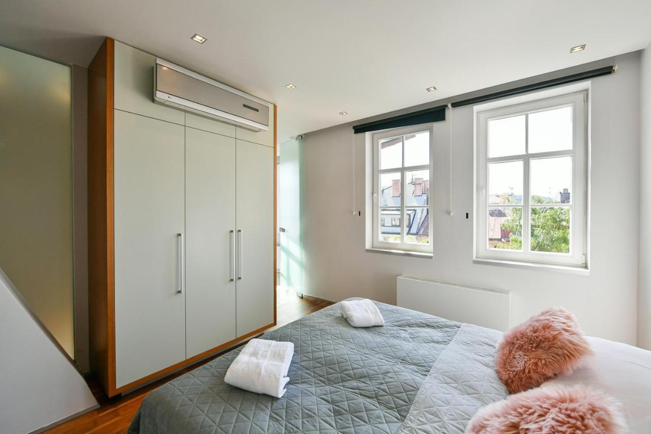 Luxury Central Penthouse With Sauna, Terrace, 250M2, 5Bdrm, 3Bthrm プラハ エクステリア 写真